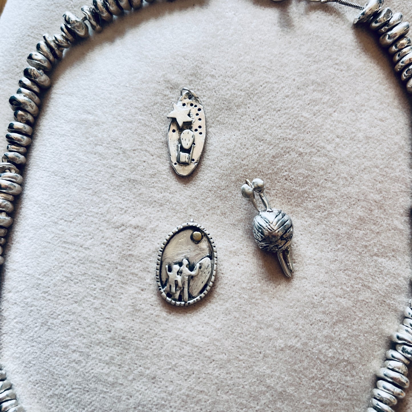 Knitting yarn and needle pendant